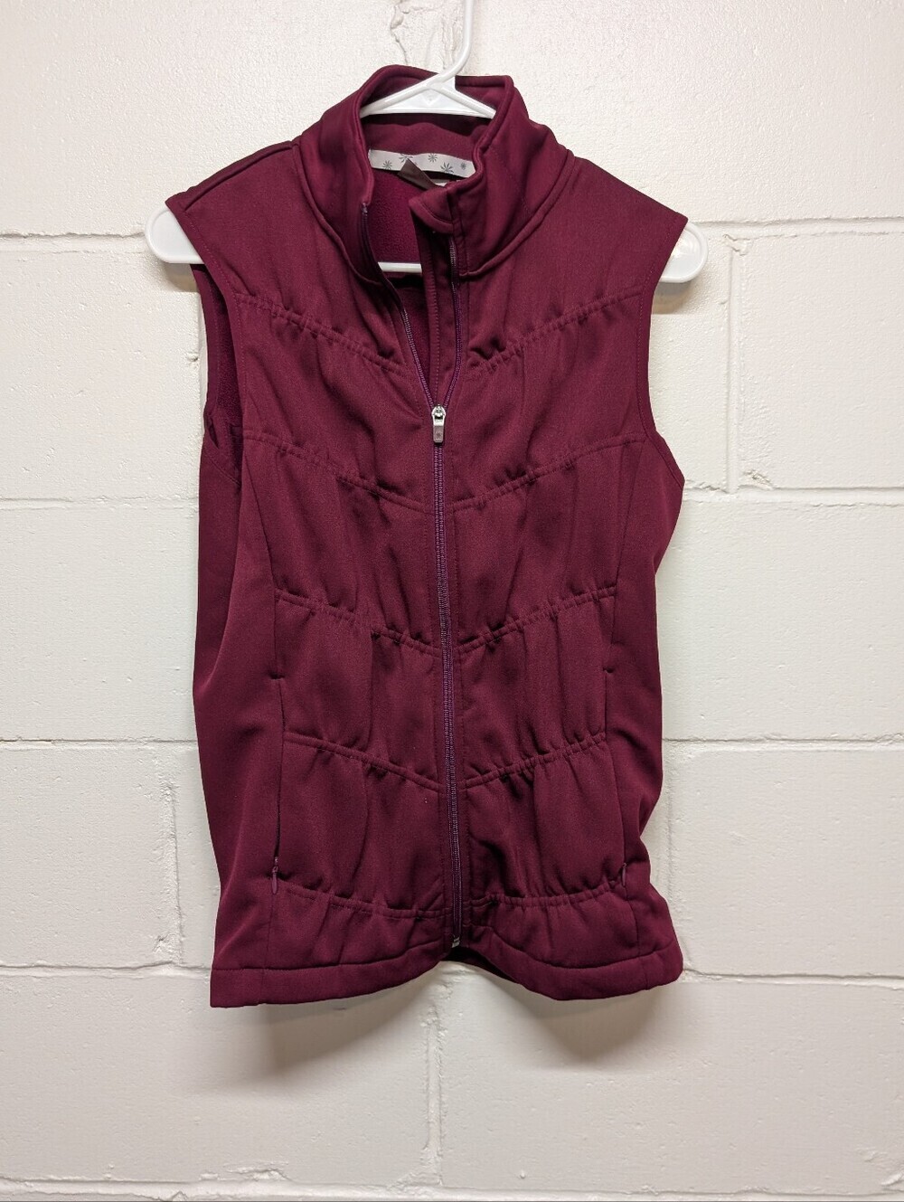 ATHLETA Women's Great Height Tech Quilted Zip Vest Burgundy Maroon (Medium)